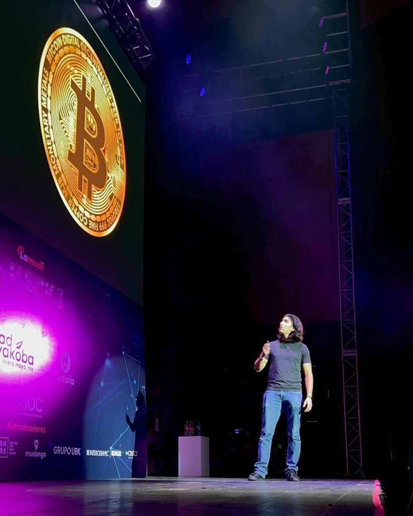 Influencer mexicano de tecnología